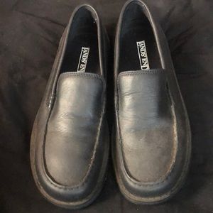 Lands’ End men’s black leather loafers size 8